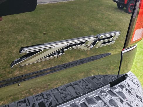 New 2026 Chevrolet Silverado 2500 ZR2 w/ LPO, Dark Essentials Package AWD/4WD image 33