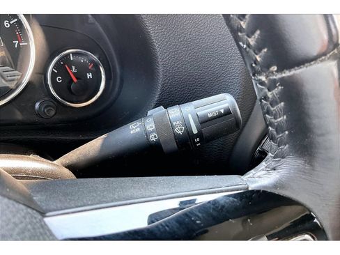 Used 2015 Jeep Wrangler Unlimited Sahara AWD/4WD image 21