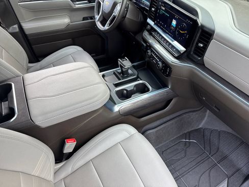 Used 2024 Chevrolet Silverado 1500 LTZ image 16