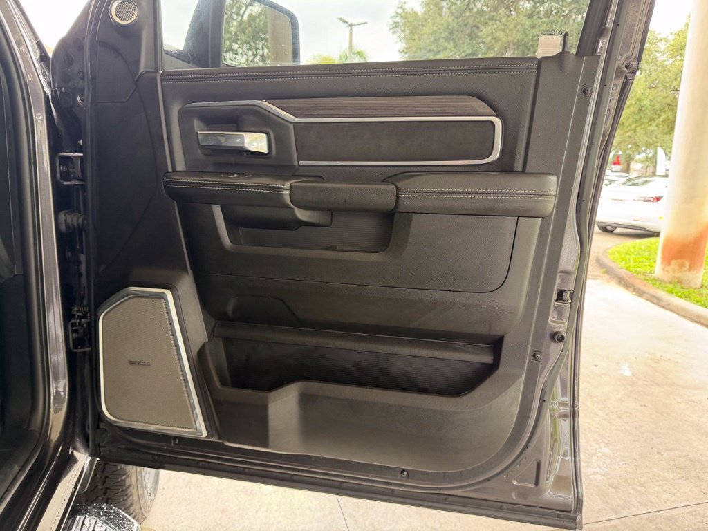 Used 2025 RAM 2500 Laramie AWD/4WD image 31