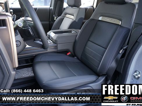 New 2025 GMC Hummer EV 3X image 13