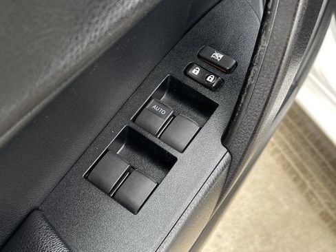 Used 2014 Toyota Corolla S image 10