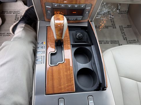 Used 2006 Cadillac XLR RWD image 40