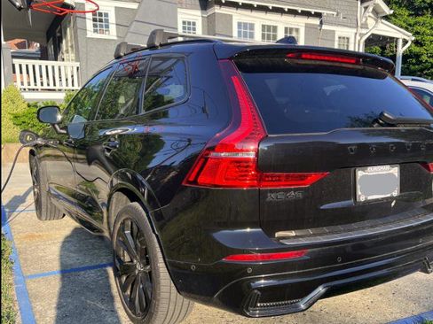 Used 2024 Volvo XC60 T8 Ultimate AWD/4WD image 4