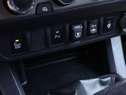 Used 2019 Toyota Tacoma TRD Sport w/ Technology Package AWD/4WD image 20