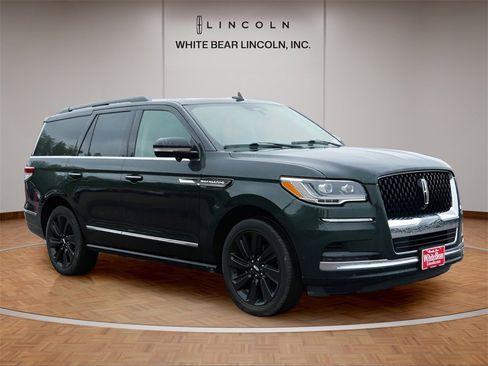 Used 2022 Lincoln Navigator Black Label image 3