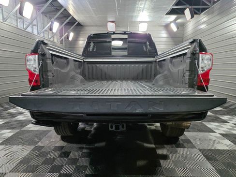 Used 2017 Nissan Titan SV image 10