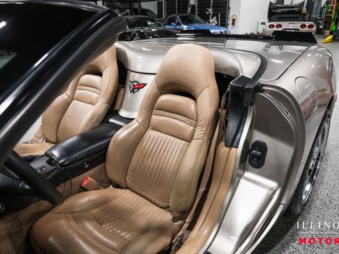 Used 1999 Chevrolet Corvette Convertible w/ Memory Pkg RWD image 17