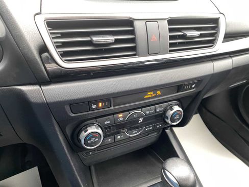 Used 2015 MAZDA MAZDA3 i Grand Touring image 18