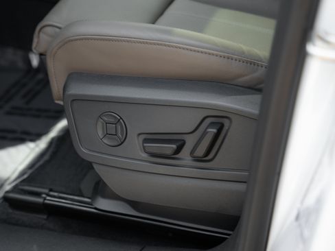 Certified 2025 Audi Q5 Premium w/ Premium Plus AWD/4WD image 18