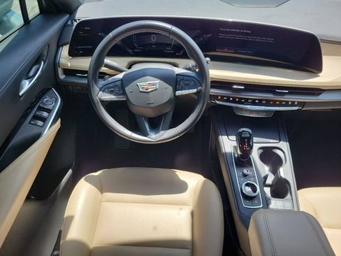 Used 2024 Cadillac XT4 Luxury FWD image 14