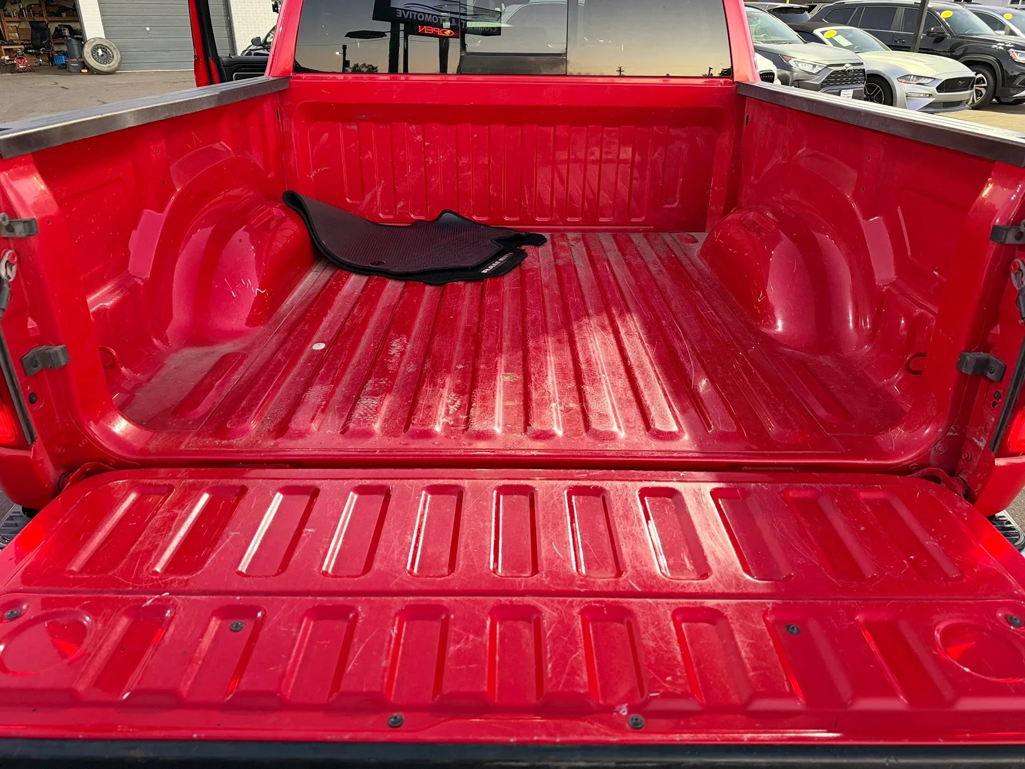 Used 2022 RAM 1500 Laramie AWD/4WD image 42