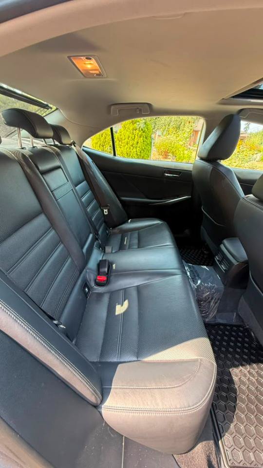 Used 2016 Lexus IS 300 AWD image 17