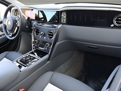 New 2026 Rolls-Royce Cullinan AWD/4WD image 27