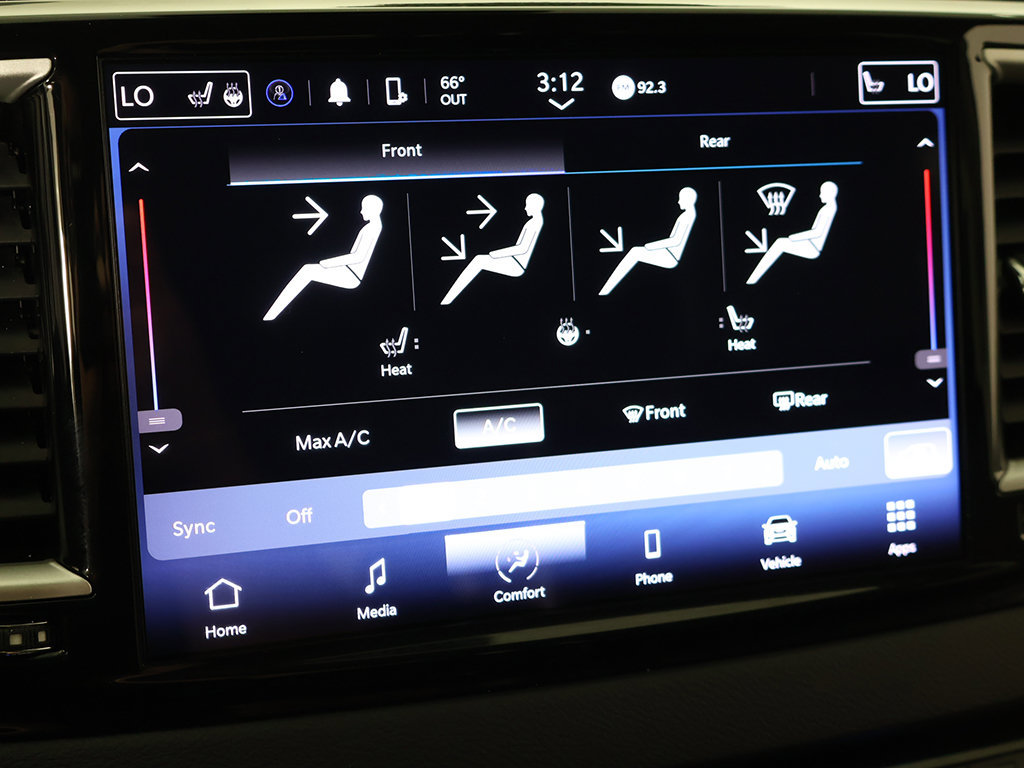 Used 2023 Chrysler Pacifica Touring-L FWD image 46