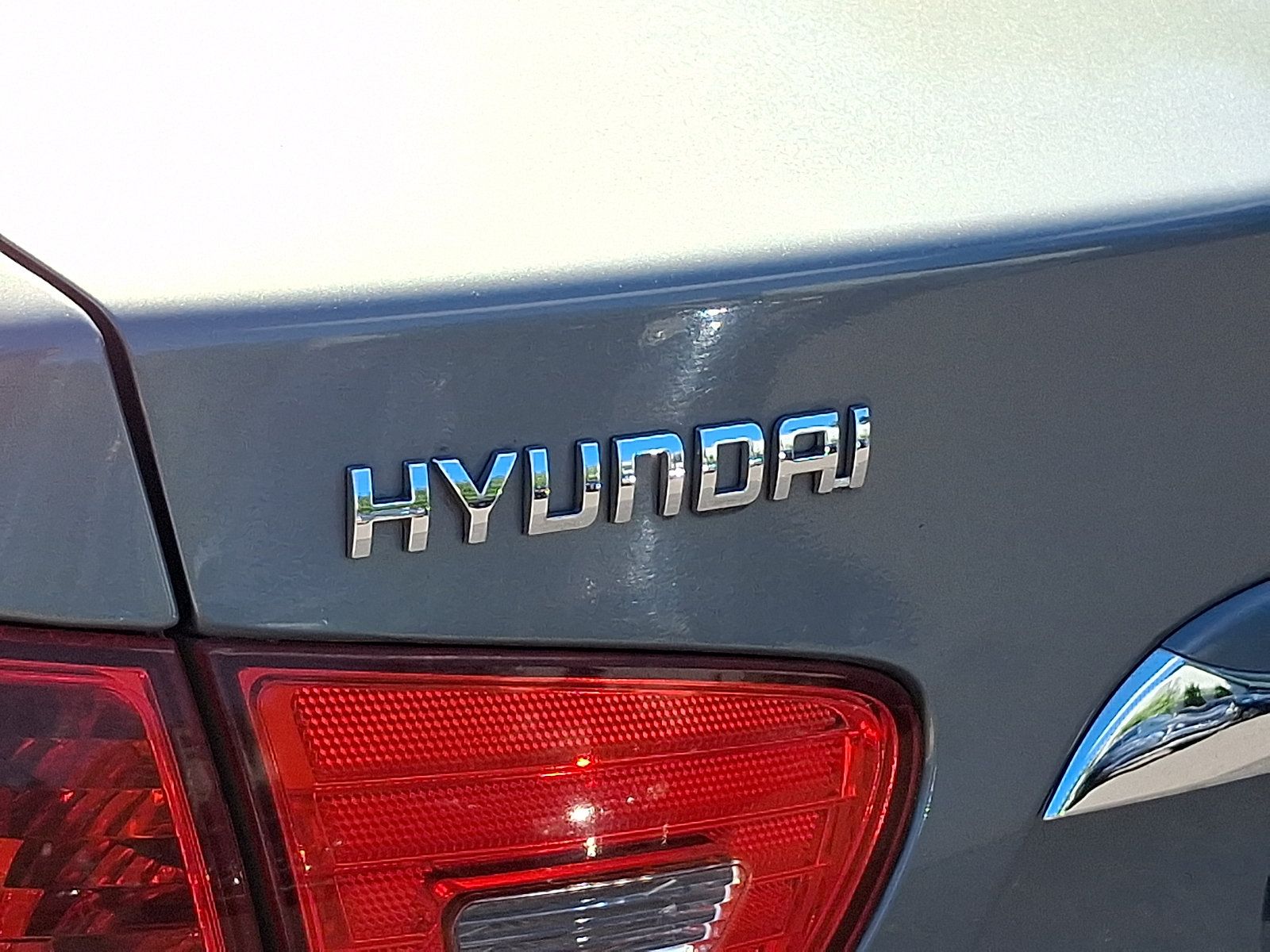 Used 2010 Hyundai Elantra GLS FWD image 24
