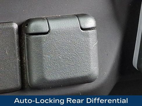 Used 2023 Chevrolet Silverado 1500 Custom image 27