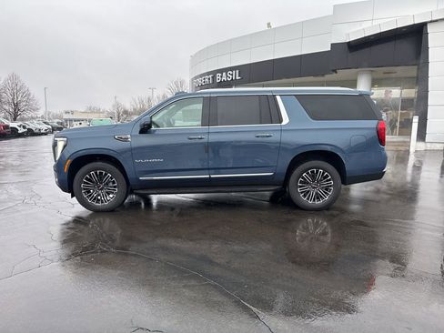 New 2026 GMC Yukon XL Elevation w/ Elevation Premium Package image 7