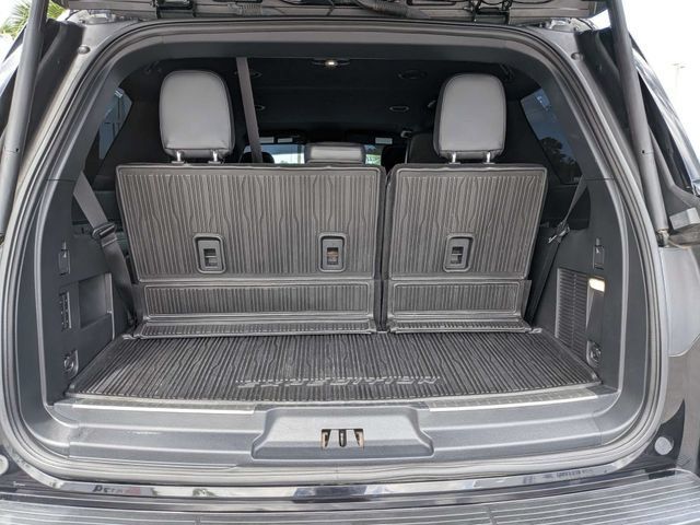 Used 2022 Lincoln Navigator 4WD image 11