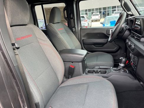 Used 2024 Jeep Gladiator Rubicon image 15