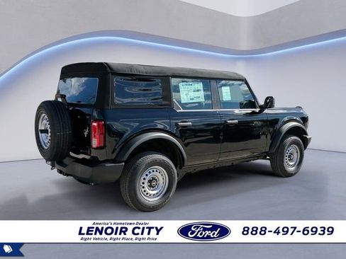 New 2025 Ford Bronco 4-Door image 7