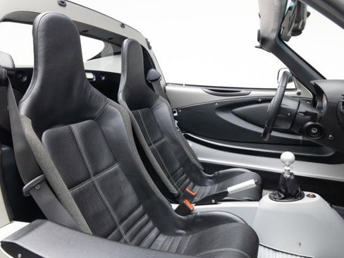 Used 2005 Lotus Elise image 4