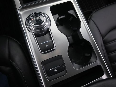 Used 2022 Ford Edge SEL w/ Convenience Package image 19