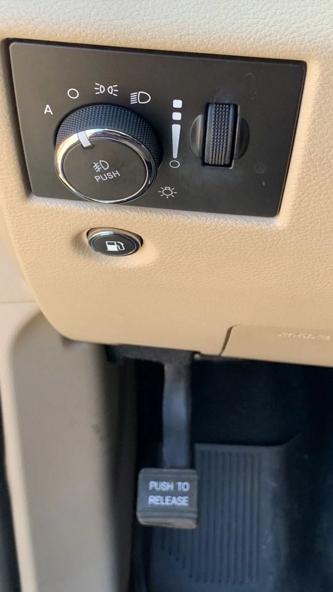 Used 2019 Jeep Grand Cherokee Limited AWD/4WD image 35
