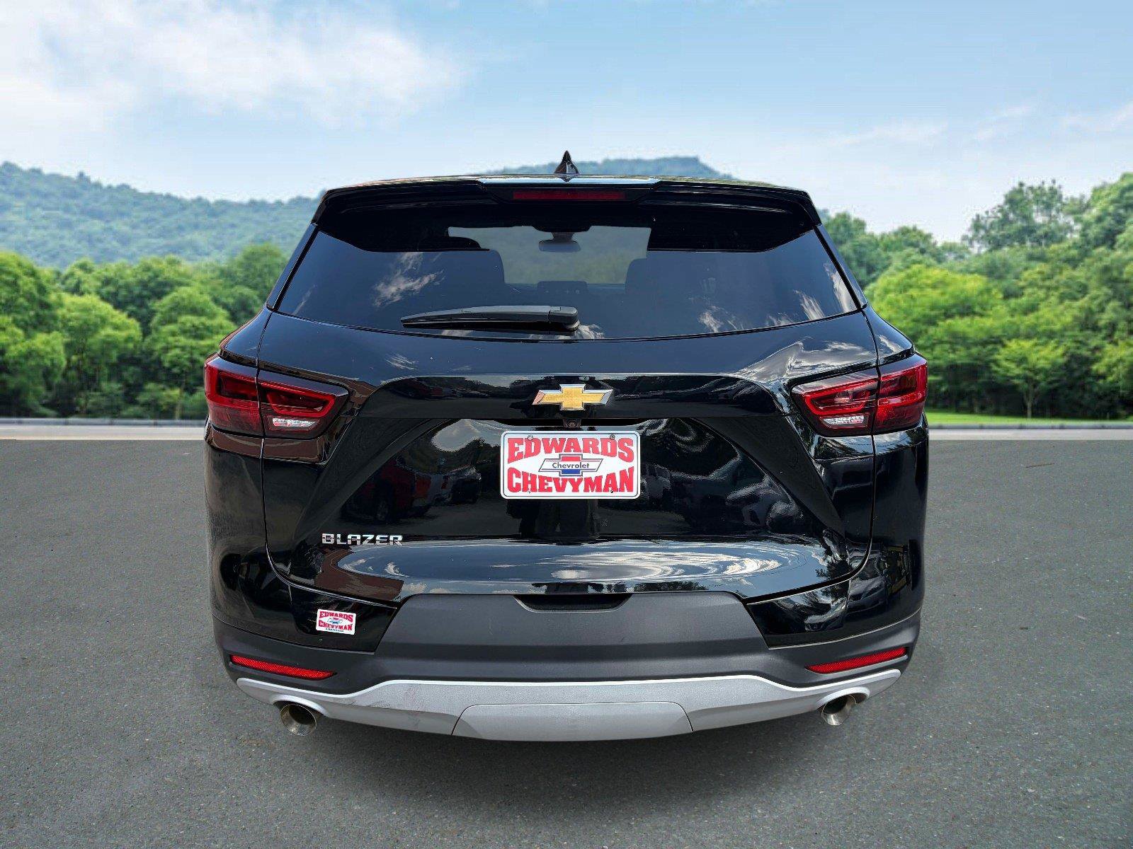 Used 2025 Chevrolet Blazer LT FWD image 23