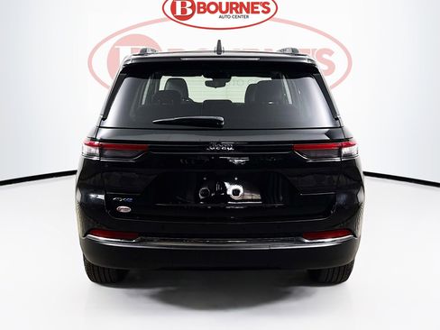 Used 2023 Jeep Grand Cherokee 4WD 4xe image 11