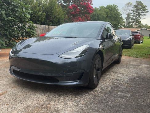 Used 2023 Tesla Model 3 Standard Range RWD image 2