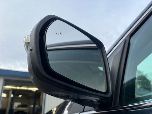 Used 2024 Ford Edge Titanium image 13