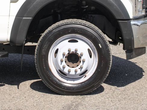 Used 2018 Ford F550 2WD Regular Cab Super Duty image 42