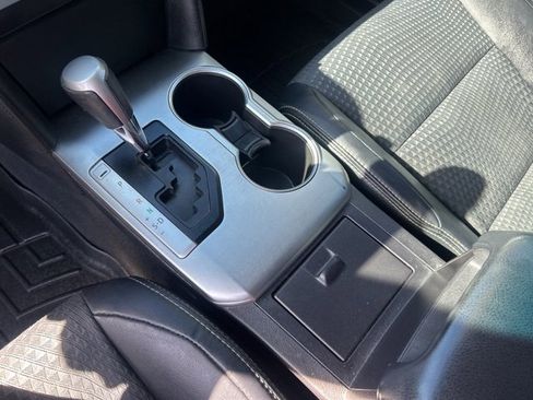 Used 2014 Toyota Camry SE image 22