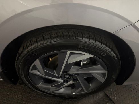 Certified 2025 Hyundai Elantra Sport w/ Cargo Package image 17