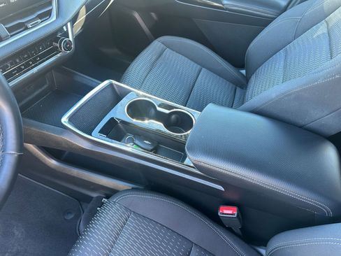 Used 2025 Chevrolet Equinox LT image 40