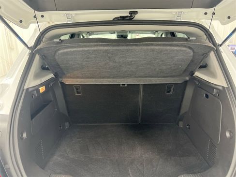 Used 2022 Chevrolet Trax LT w/ LT Convenience Package image 23