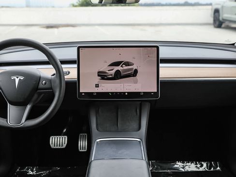 Used 2022 Tesla Model Y Performance AWD/4WD image 13