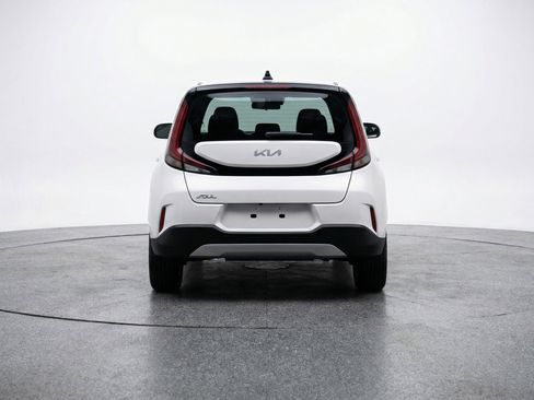 Used 2025 Kia Soul LX w/ LX Technology Package image 7