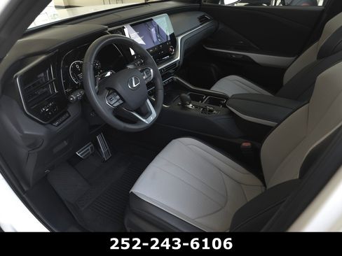 Used 2025 Lexus TX 350 AWD w/ Technology Package image 9