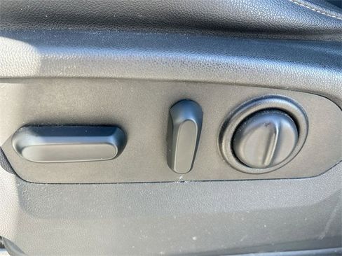 Used 2021 Chevrolet Silverado 1500 LT Trail Boss w/ Convenience Package II image 16