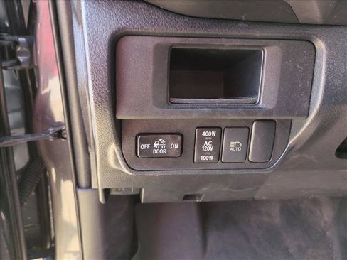 Used 2019 Toyota Tacoma Limited AWD/4WD image 8