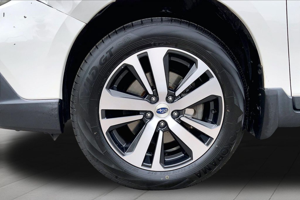 Used 2018 Subaru Outback 2.5i Limited AWD/4WD image 32