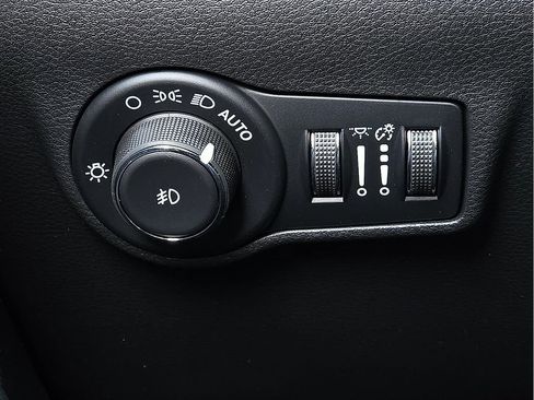 New 2026 Jeep Compass Latitude image 17