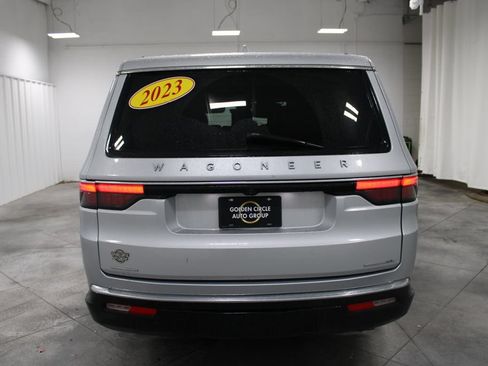 Used 2023 Jeep Wagoneer L Series III w/ Preferred Equipment Group AWD/4WD image 8