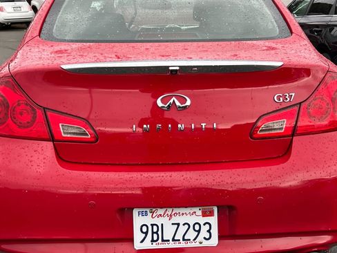Used 2012 INFINITI G37 Journey w/ Premium Pkg image 16