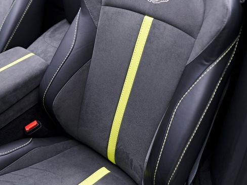 Used 2023 Aston Martin V8 Vantage Roadster image 53