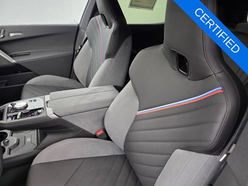 Certified 2026 BMW iX xDrive60 w/ M Sport Package AWD/4WD image 11