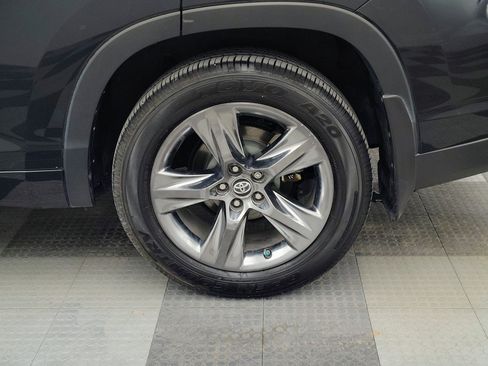 Used 2018 Toyota Highlander Limited Platinum w/ Protection Package #3 AWD/4WD image 16