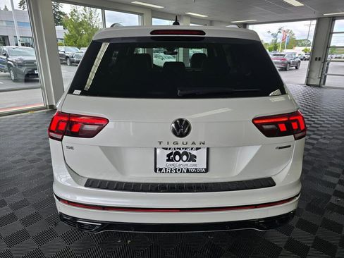 Used 2024 Volkswagen Tiguan SE R-Line AWD/4WD image 4